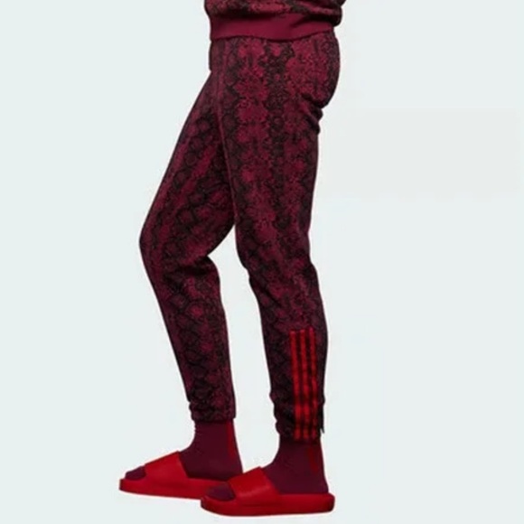 NWT ADIDAS x IVY PARK cherry snakeskin jogger sweat pants size S/M - Picture 2 of 14